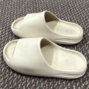Yeezy Slide Sandals (Bone )